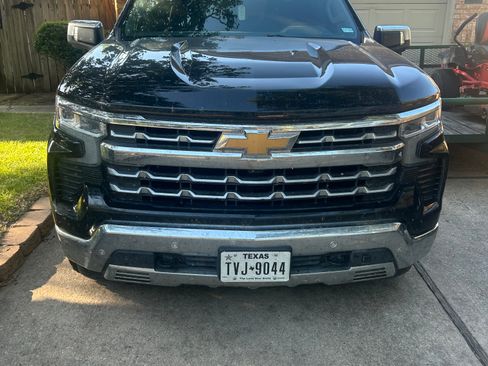Used 2023 Chevrolet Silverado 1500 LTZ AWD/4WD image 12