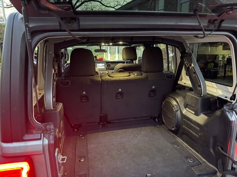 Used 2020 Jeep Wrangler Unlimited Sport AWD/4WD image 18