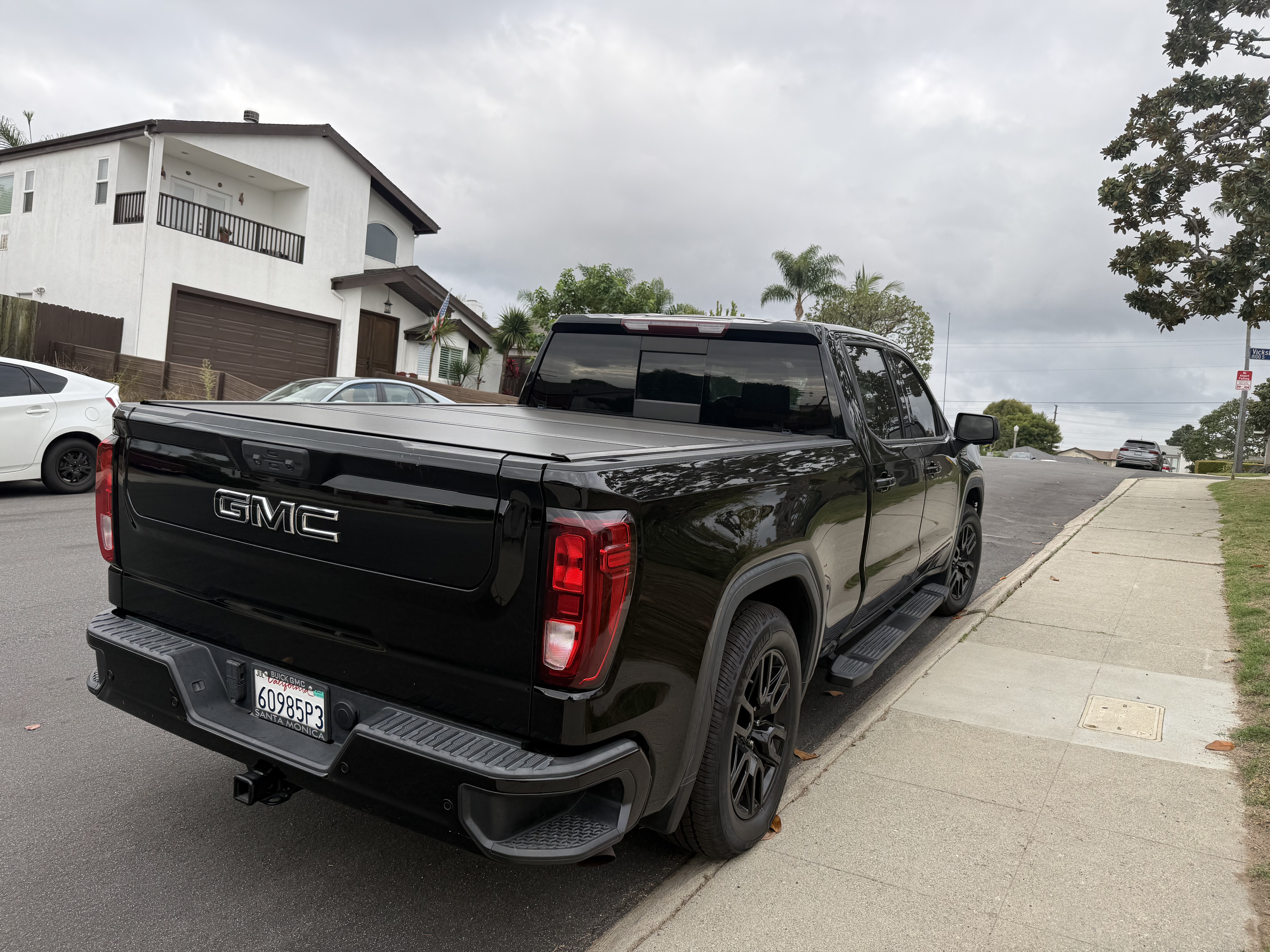 Used 2022 GMC Sierra 1500 Elevation w/ Elevation Premium Package AWD/4WD image 5
