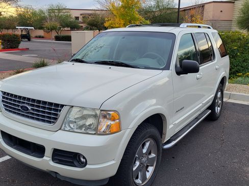 Used 2004 Ford Explorer Limited image 1