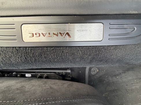 Used 2022 Aston Martin V8 Vantage Coupe image 32