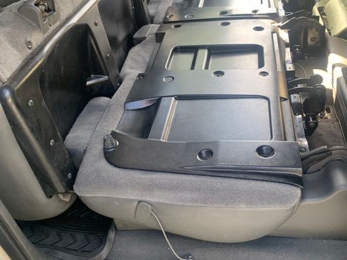 Used 2004 Chevrolet Avalanche 2500 w/ Preferred Equipment Group AWD/4WD image 8