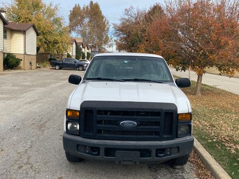 Used 2008 Ford F250 XL image 2