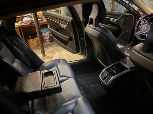 Used 2018 Volvo S90 T5 Momentum w/ Protection Package Premier FWD image 8
