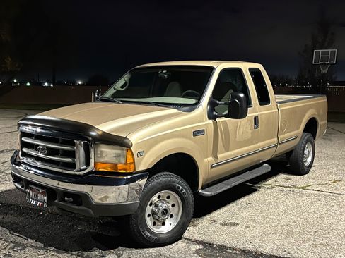 Used 1999 Ford F250 4x4 SuperCab Super Duty image 1