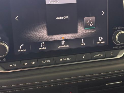 Used 2023 Nissan Rogue SV w/ SV Premium B Package image 31