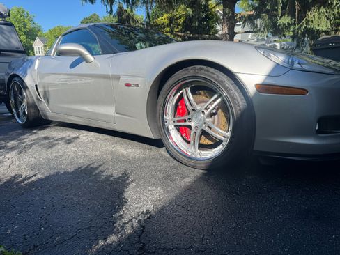 Used 2008 Chevrolet Corvette Z06 w/ Preferred Equipment Group RWD image 10