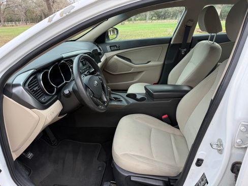 Used 2013 Kia Optima LX image 9
