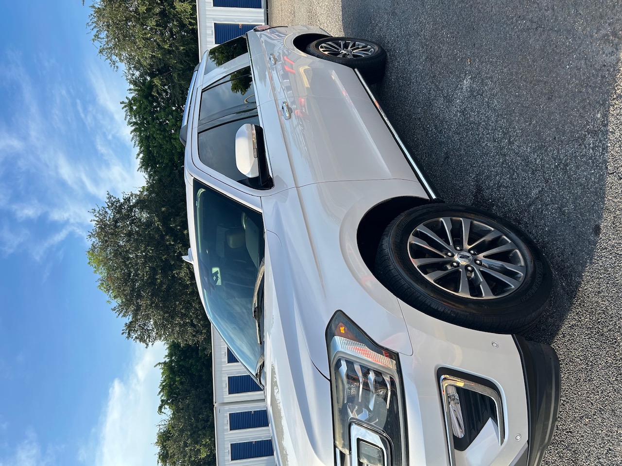 Used 2018 Ford Expedition Limited w/ Equipment Group 301A RWD image 2