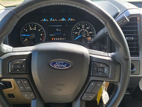 Used 2017 Ford F150 XLT w/ Equipment Group 302A Luxury image 22