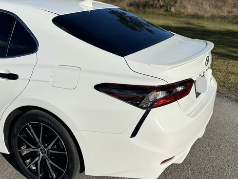 Used 2024 Toyota Camry SE image 6