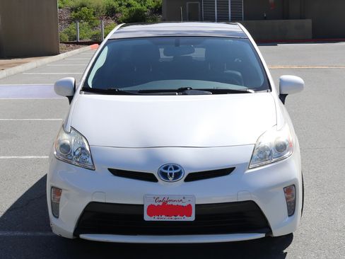 Used 2015 Toyota Prius Four w/ Deluxe Solar Roof Package FWD image 14