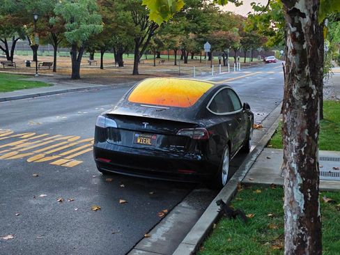 Used 2018 Tesla Model 3 Long Range image 12