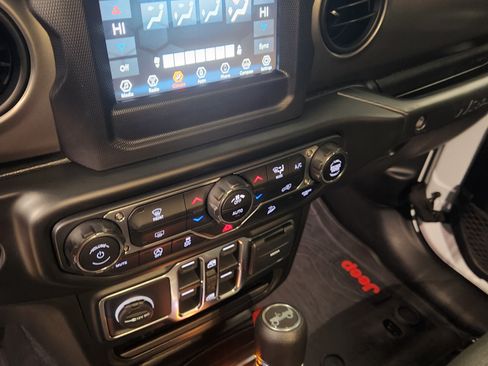 Used 2019 Jeep Wrangler Unlimited Sport S image 28