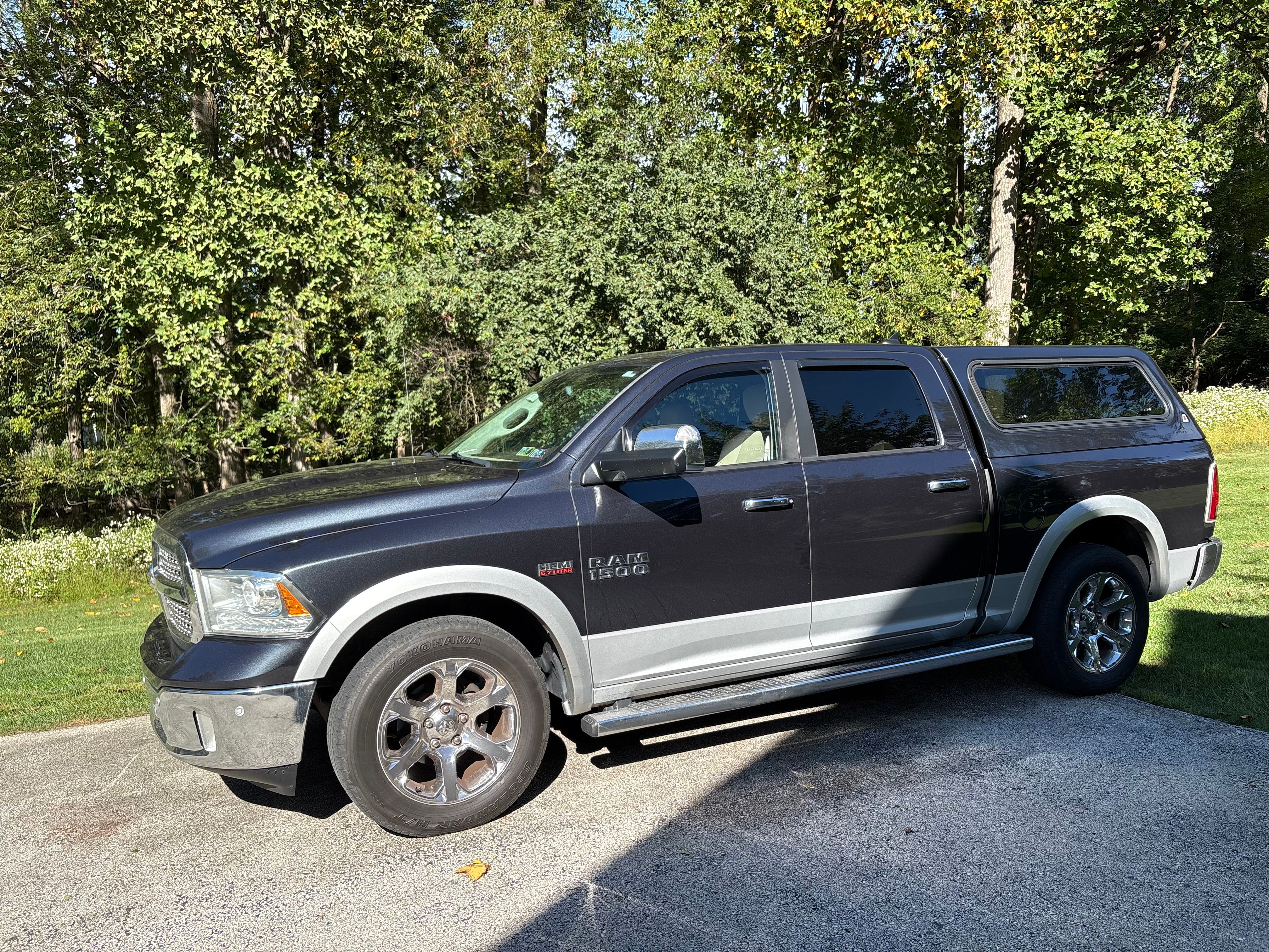 Used 2014 RAM 1500 Laramie w/ Convenience Group AWD/4WD image 4