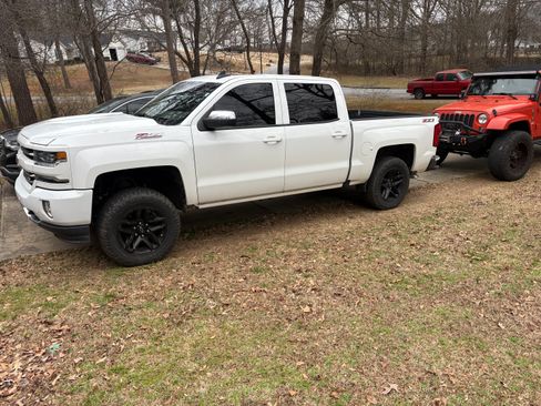 Used 2017 Chevrolet Silverado 1500 LTZ Z71 w/ LTZ Plus Package image 14