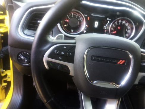 Used 2017 Dodge Challenger R/T Scat Pack w/ Leather Interior Group image 8