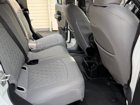 Used 2021 Jeep Gladiator Sport image 13