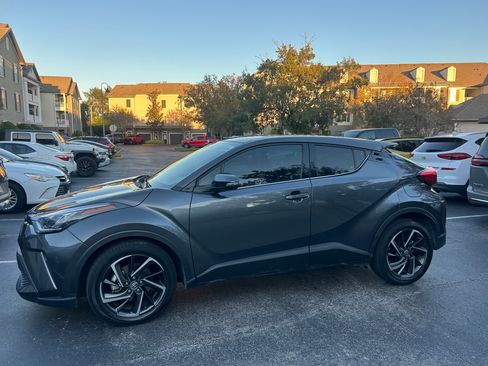 Used 2021 Toyota C-HR Limited image 11