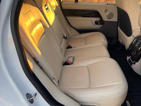 Used 2021 Land Rover Range Rover image 6