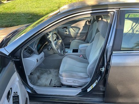 Used 2009 Toyota Camry LE image 14