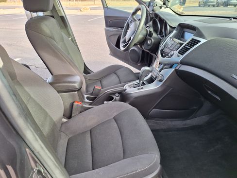 Used 2015 Chevrolet Cruze LT image 13