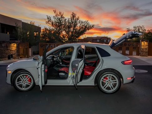 Used 2021 Porsche Macan GTS image 5