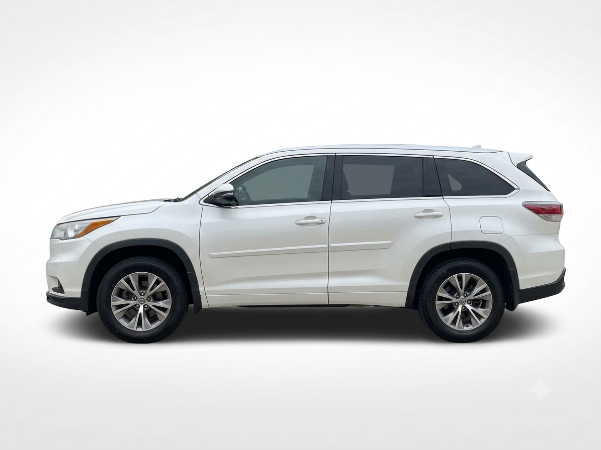 Used 2014 Toyota Highlander XLE FWD image 1