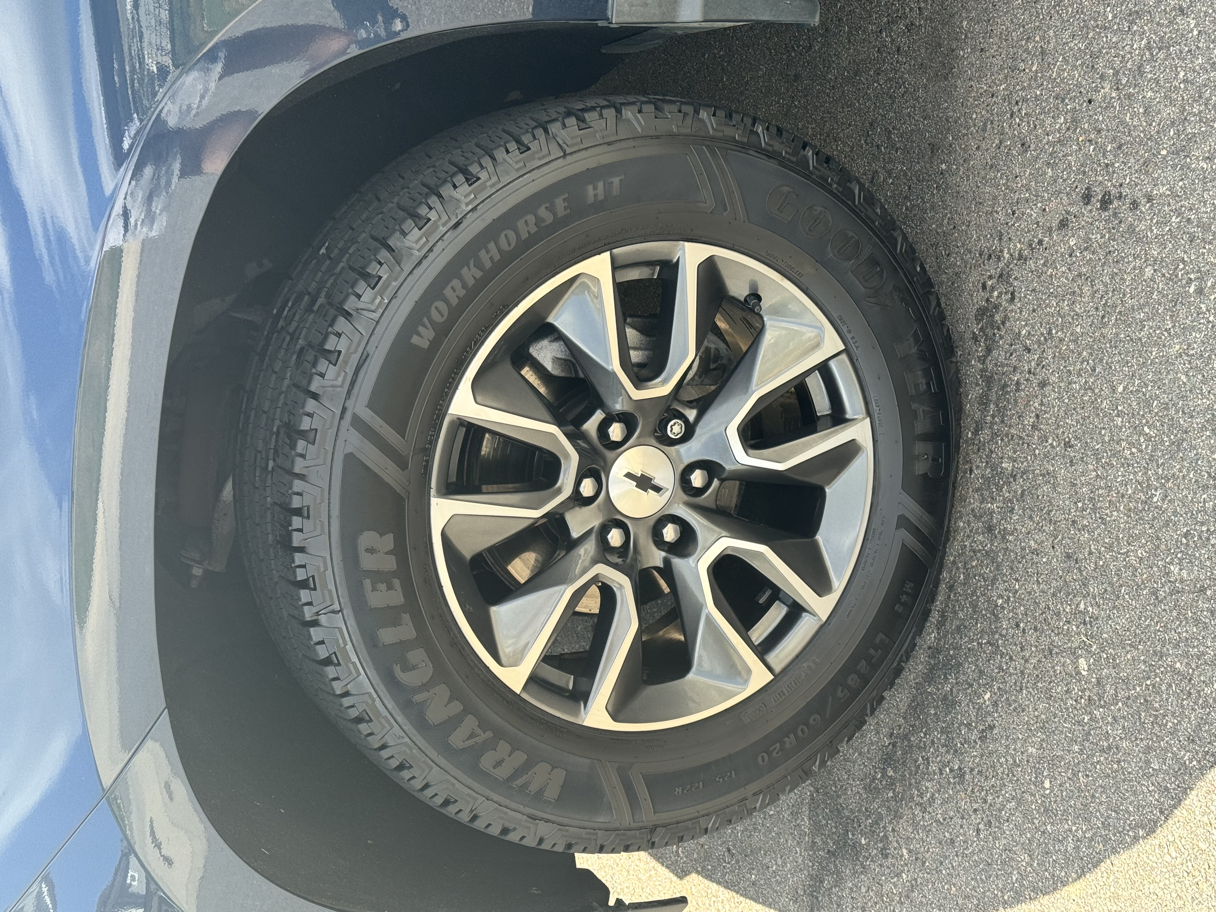Used 2022 Chevrolet Silverado 1500 RST AWD/4WD image 2