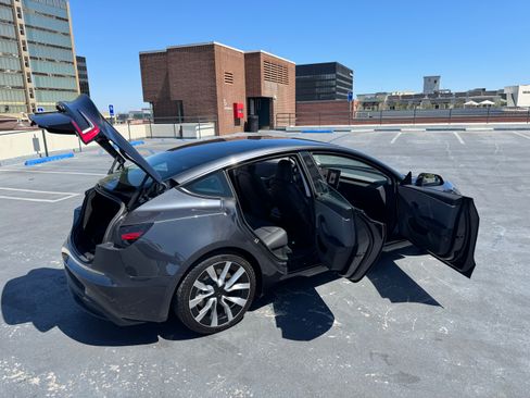 Used 2024 Tesla Model 3 Standard Range RWD image 4