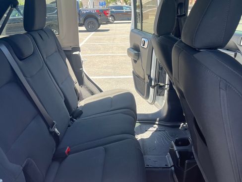 Used 2021 Jeep Wrangler Unlimited Sport AWD/4WD image 5