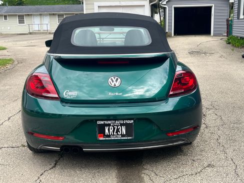 Used 2017 Volkswagen Beetle 1.8T SE FWD image 2