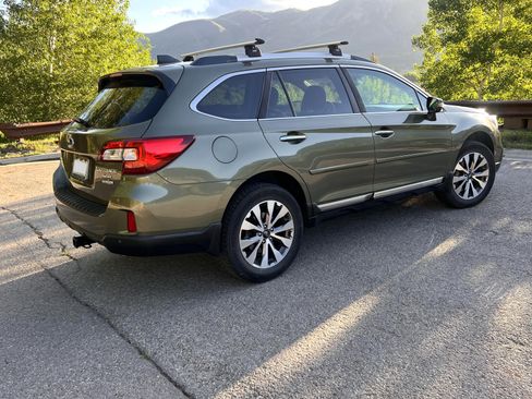 Used 2017 Subaru Outback 3.6R Touring w/ Popular Package #5A AWD/4WD image 10