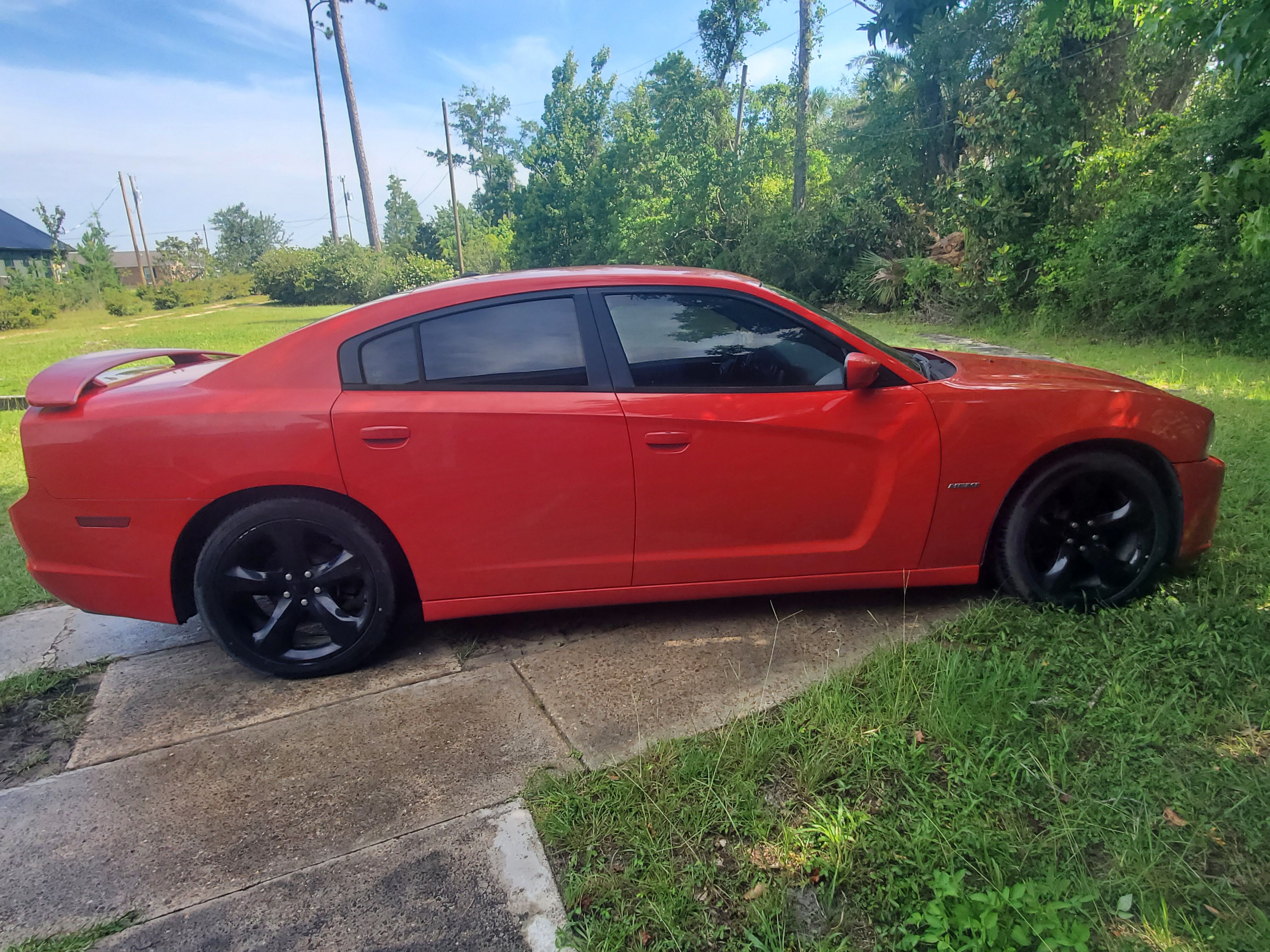 Used 2014 Dodge Charger R/T w/ Blacktop Package RWD image 1