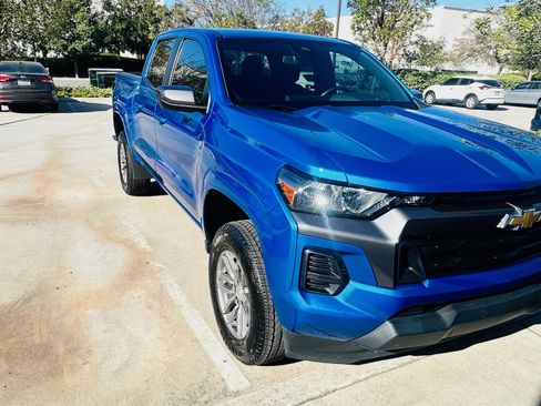 Used 2023 Chevrolet Colorado LT image 2