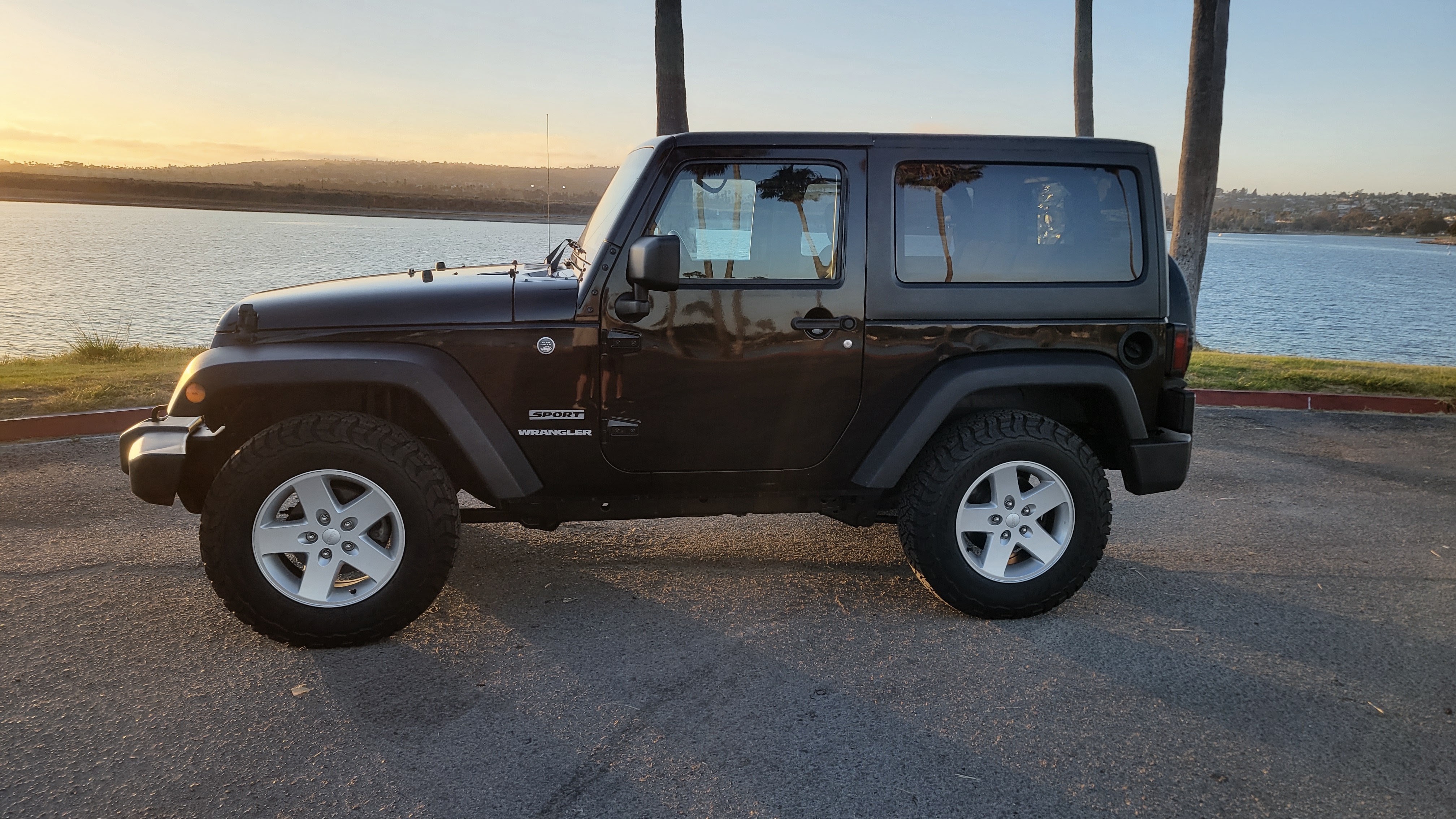 Used 2017 Jeep Wrangler Sport w/ Quick Order Package 23S AWD/4WD image 1