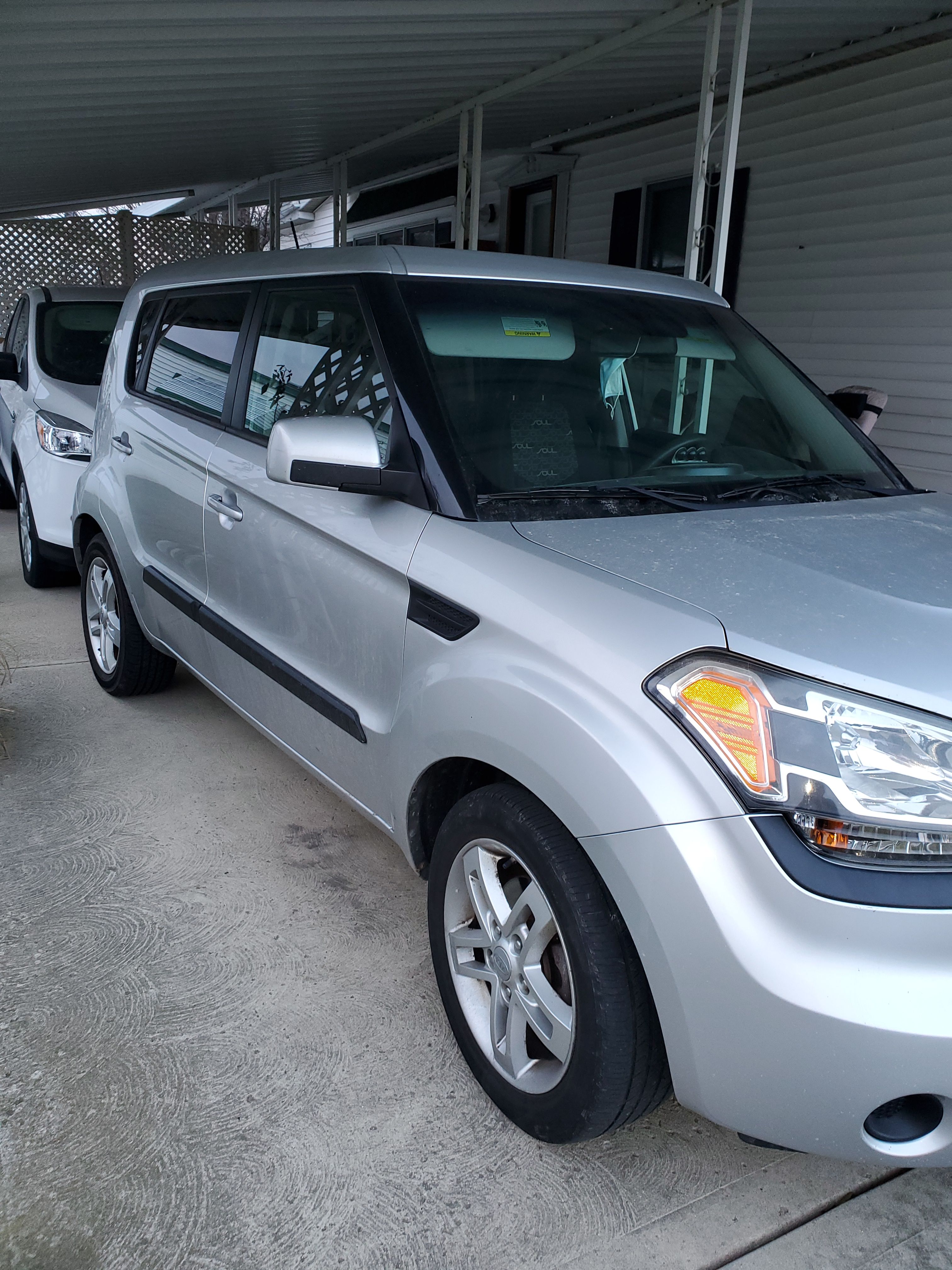 Used 2011 Kia Soul + FWD image 6