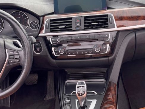 Used 2019 BMW 430i xDrive 430i xDrive Convertible 2D w/ Executive Package image 19