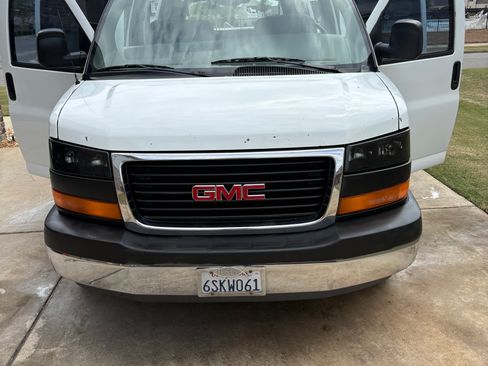Used 2003 GMC Savana 3500 RWD image 1