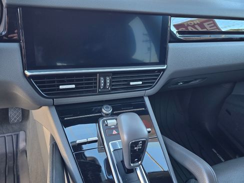 Used 2020 Porsche Cayenne image 7