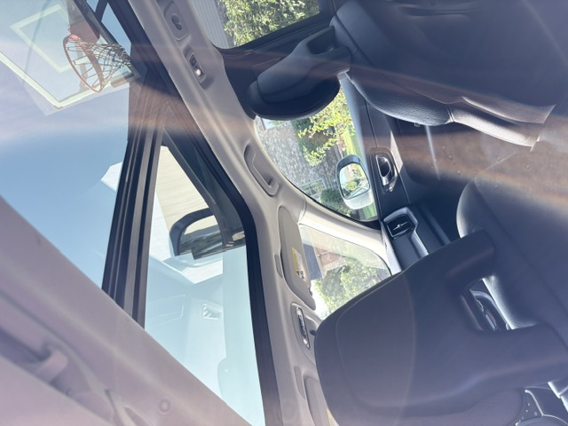 Used 2018 Volvo XC60 T5 Momentum w/ Convenience Package AWD/4WD image 11