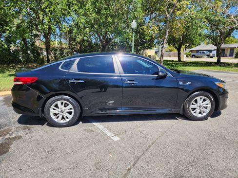 Used 2018 Kia Optima LX image 10