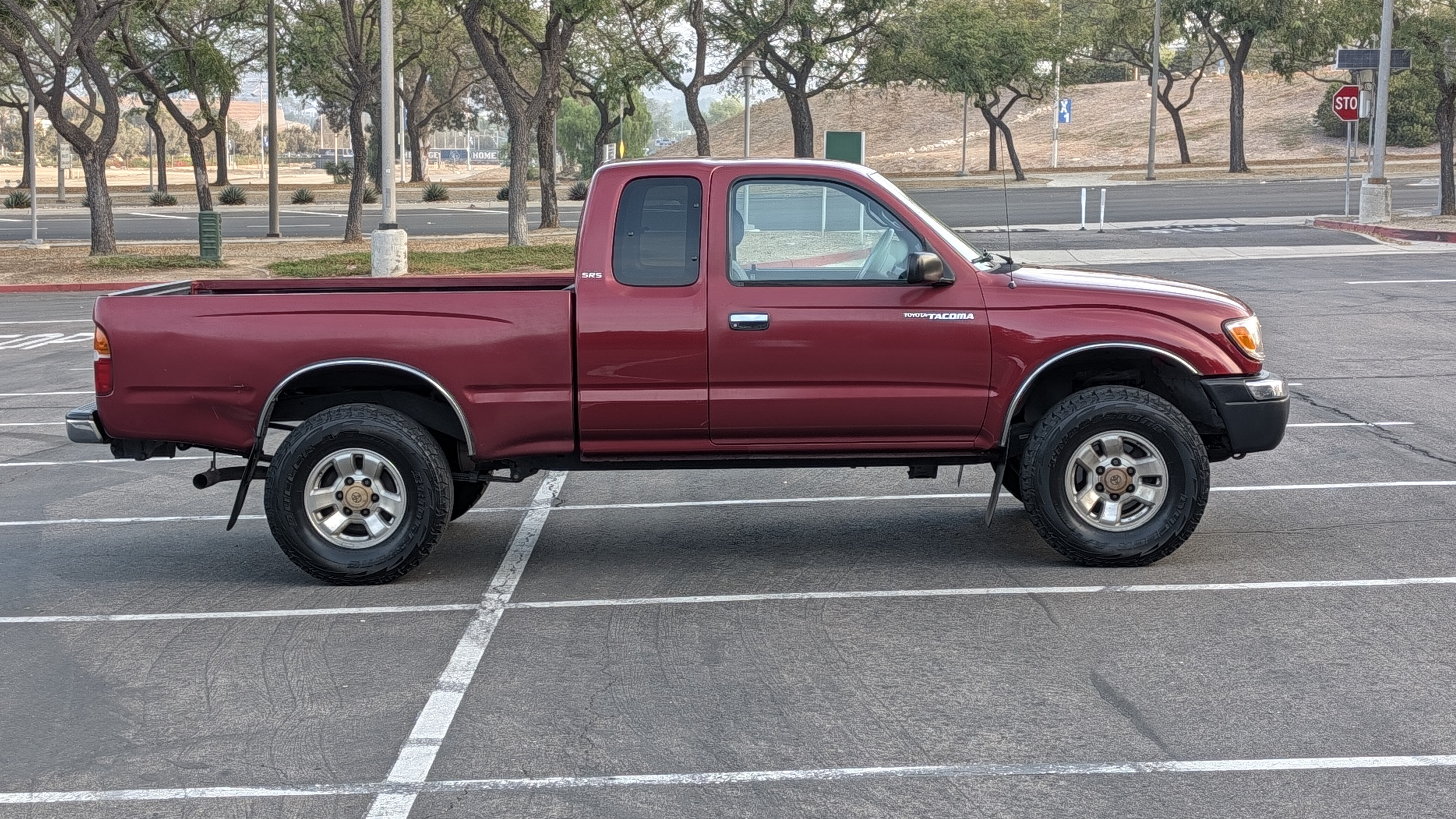 Used 1999 Toyota Tacoma 4x4 Xtracab V6 w/ SR5 Pkg image 4