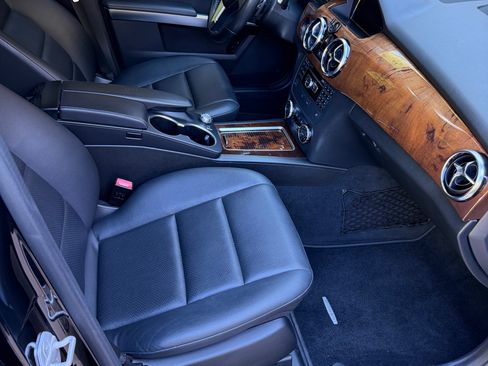 Used 2015 Mercedes-Benz GLK 350 4MATIC image 9