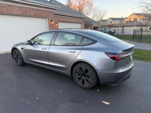 Used 2025 Tesla Model 3 Long Range image 9