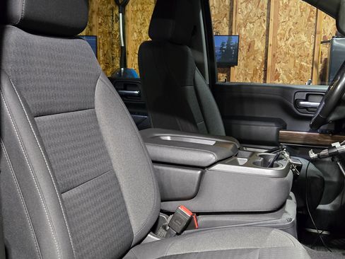 Used 2022 Chevrolet Silverado 2500 LT w/ Convenience Package image 13