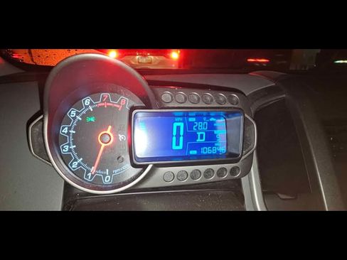 Used 2016 Chevrolet Sonic LT image 9