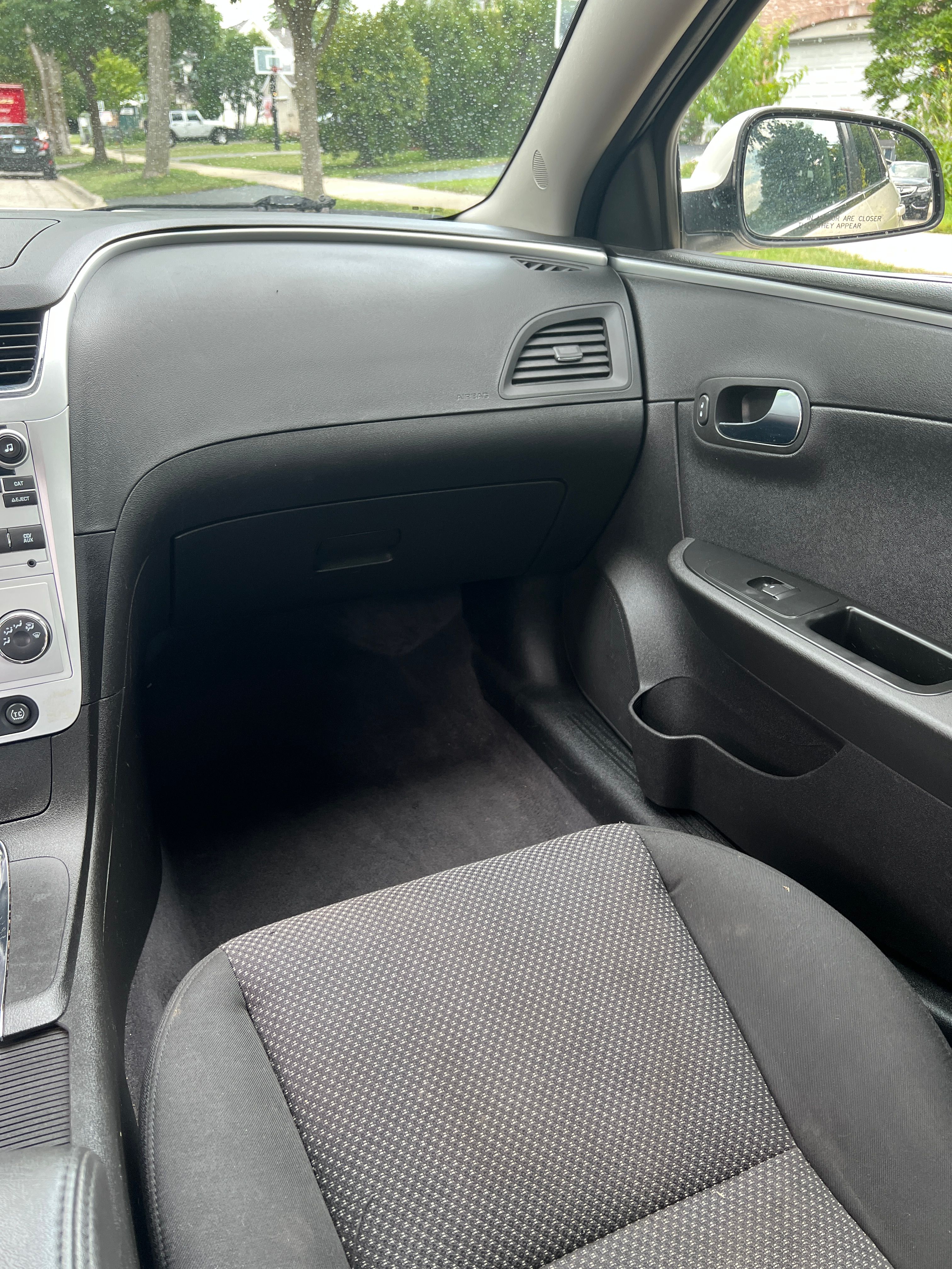 Used 2011 Chevrolet Malibu LT w/ White Diamond Premium Package FWD image 12