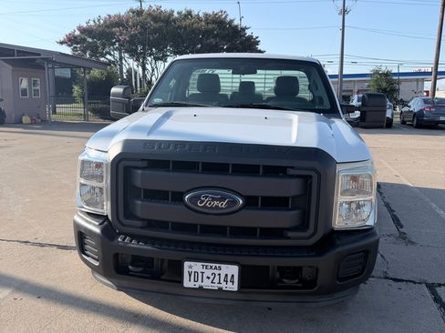 Used 2015 Ford F250 XL RWD image 2
