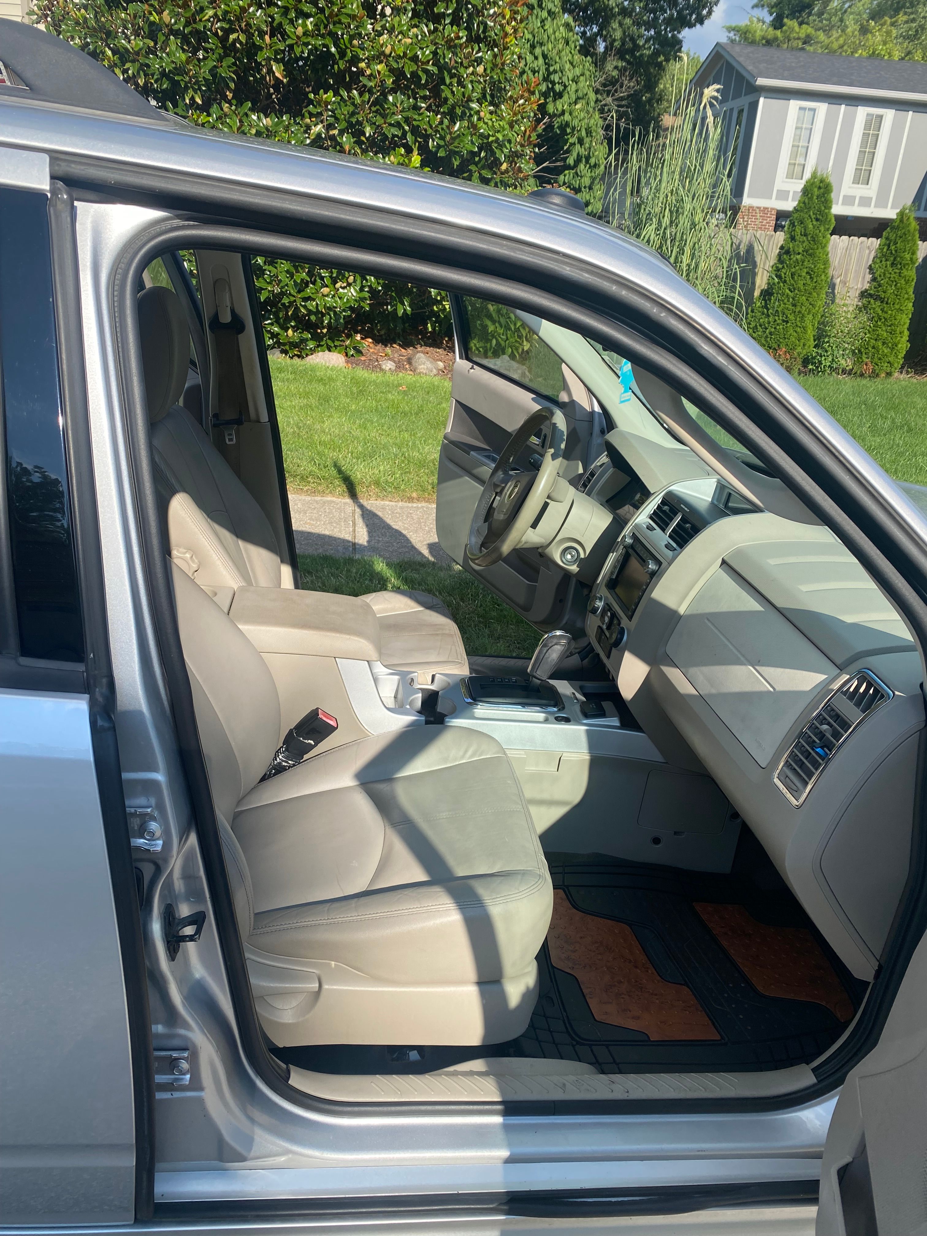 Used 2010 Mercury Mariner 2WD Hybrid image 5
